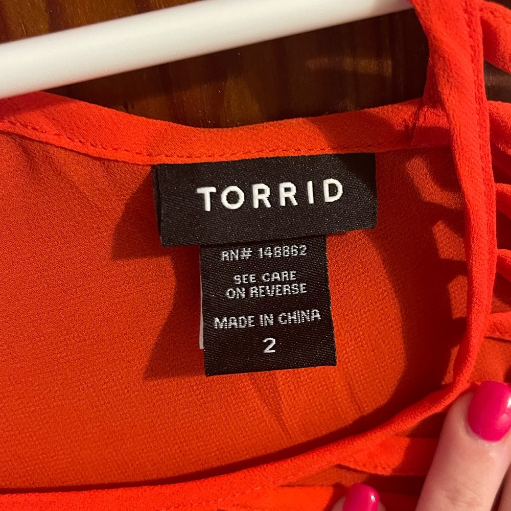 Torrid tank - Picture 3 of 4